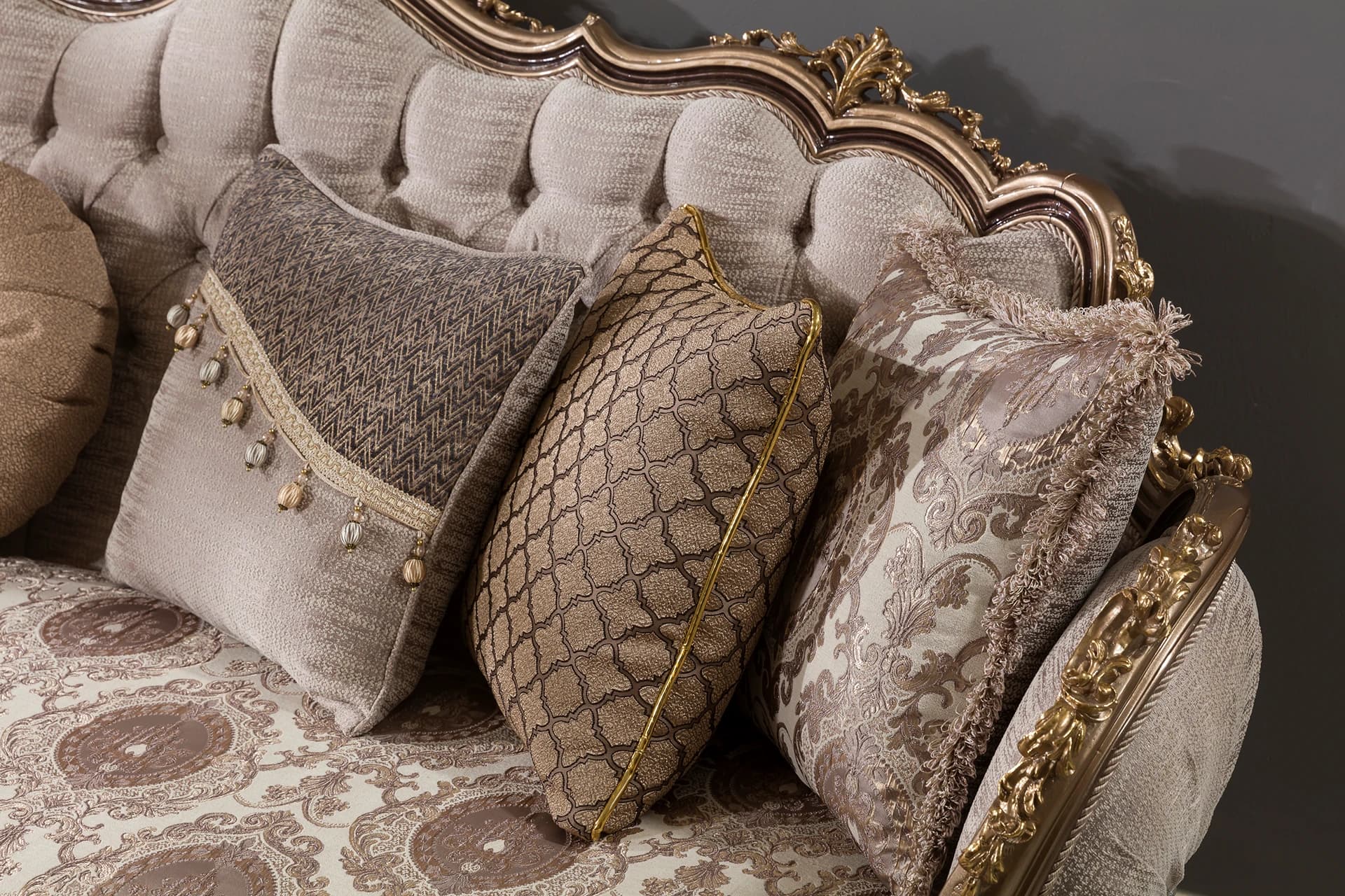 Hunkar Walnut Sofa Set 14