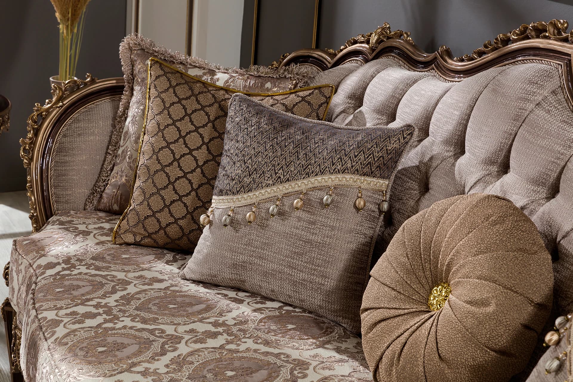 Hunkar Walnut Sofa Set 8